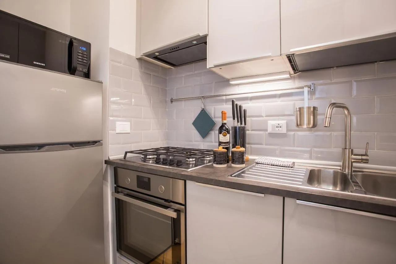 Domus Regola Luxury Apartment Roma İtalya